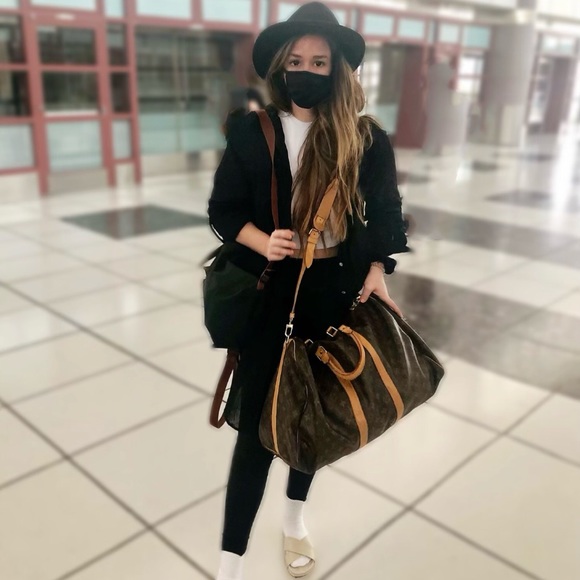 Hi! I’m Taylor :) 🎀 TopRated Seller❣️ - Picture 3 of 7